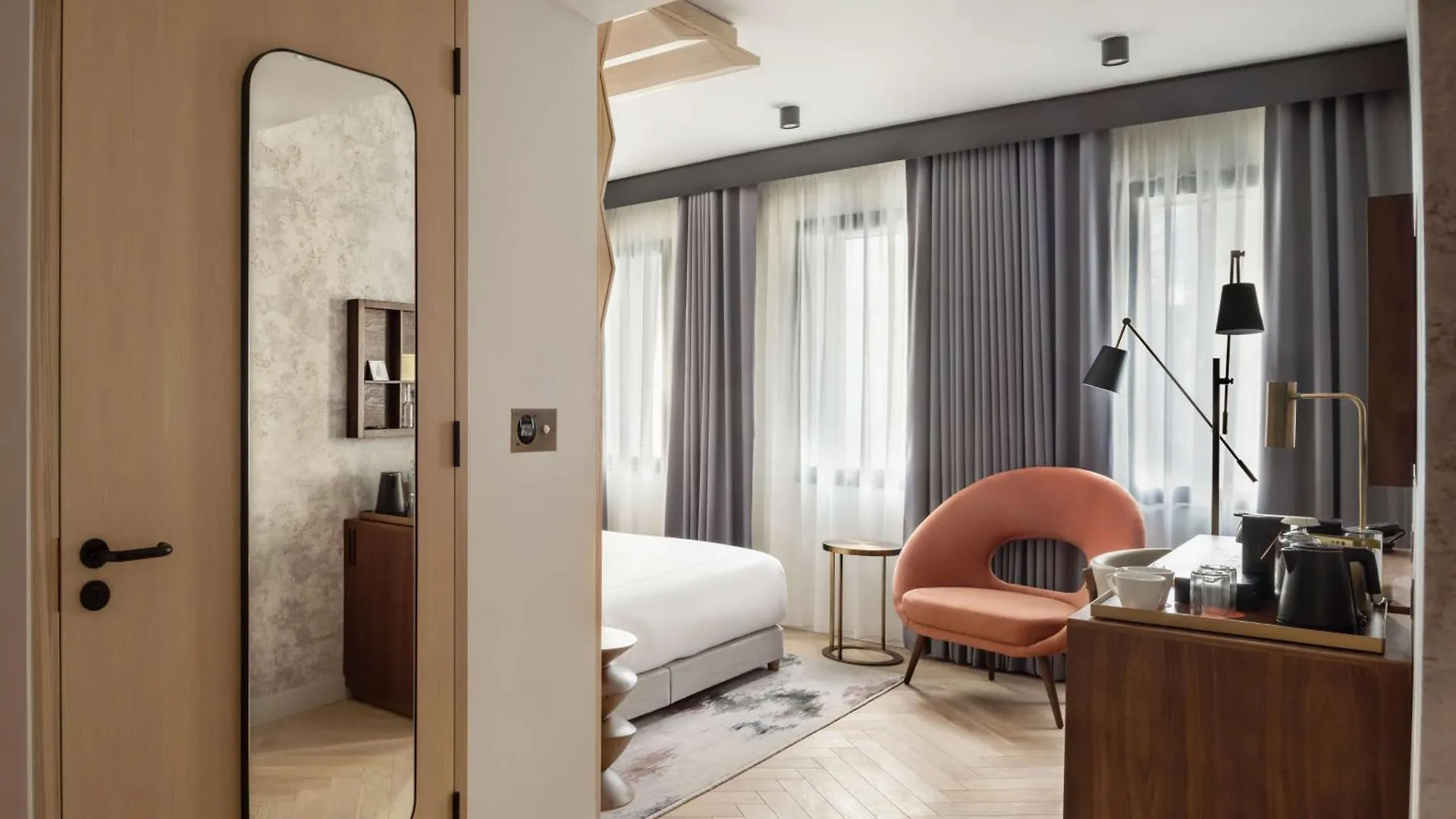 **** Hotel Canopy By Hilton London City Großbritannien